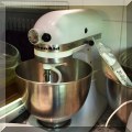 K02. KitchenAid stand mixer. 
